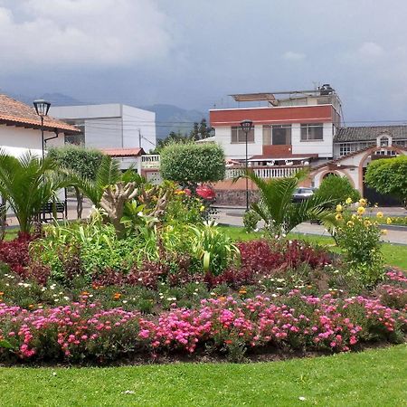 Hostal El Parque Tababela Exterior foto